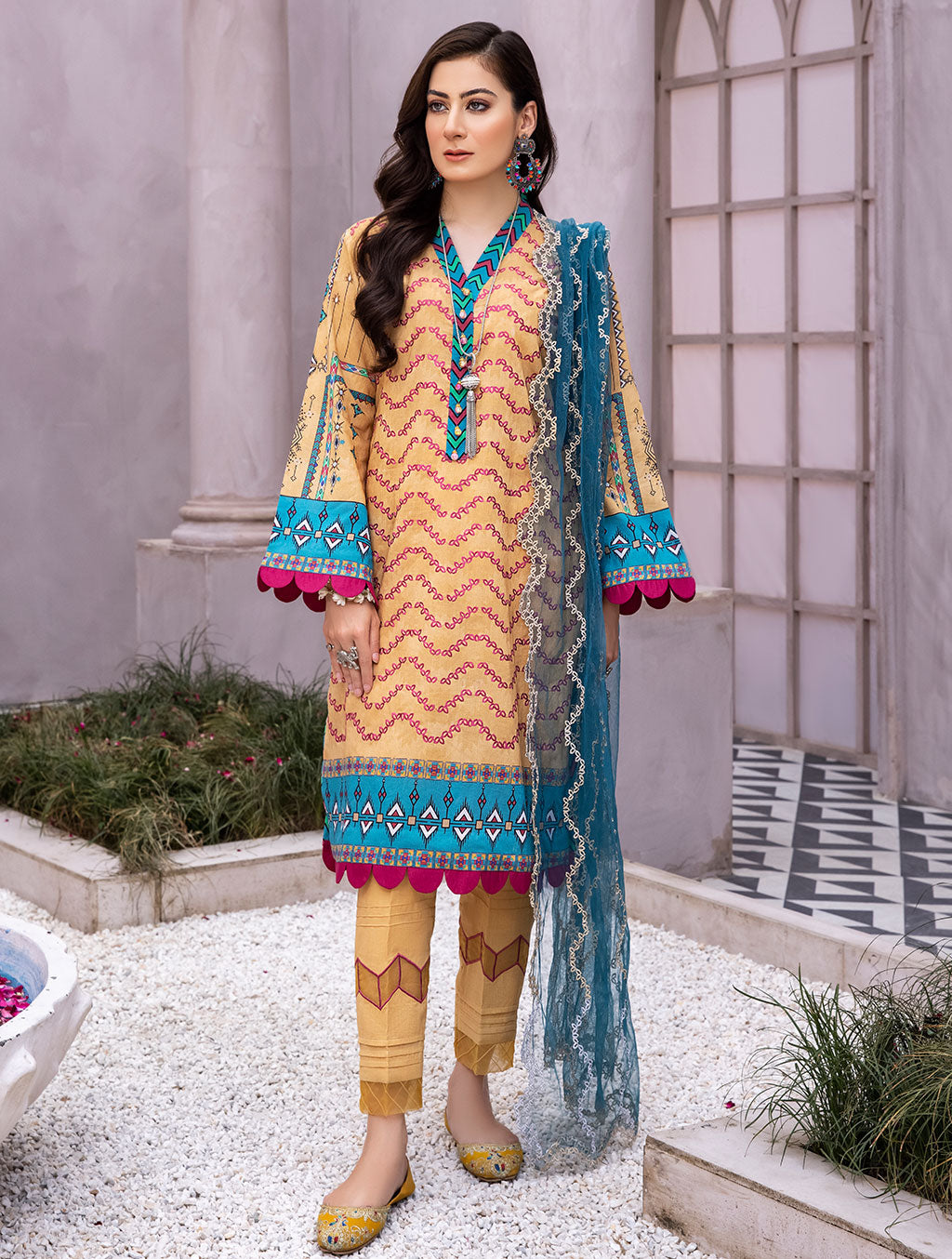 3 Piece Unstitched Lawn Suit KNE-1371 Khas Lawn 22 - Volume 9 (Sawera) FASUNSLAD
